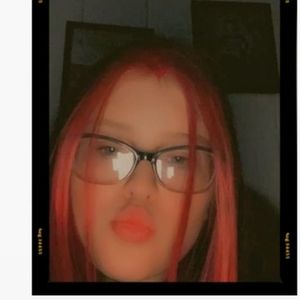 Meet your Posher, Rayven